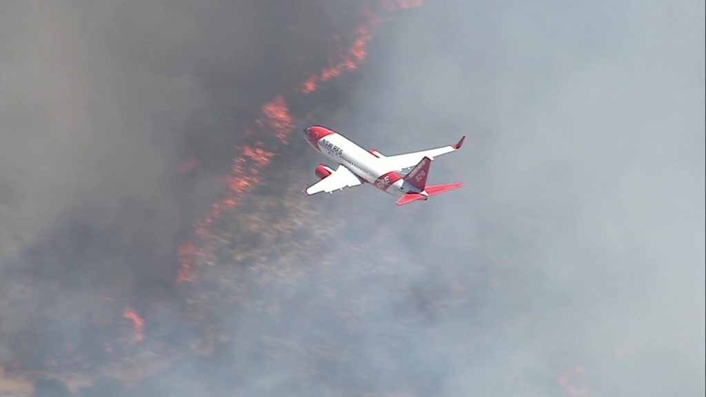 summit fire in antelope valley burns nearly 2,300 acres, evacuation orders in place