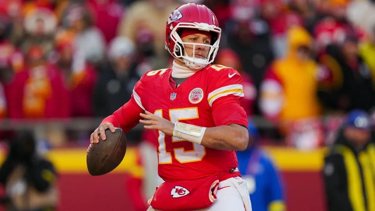 chiefs urged to sign pro bowl weapon for patrick mahomes ahead of week 1