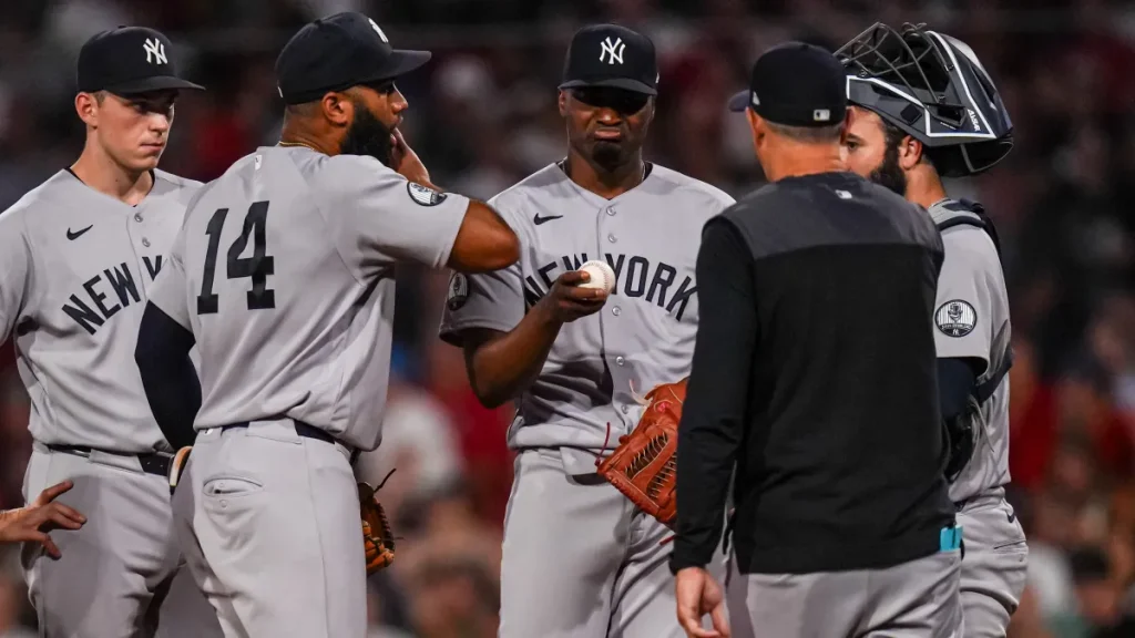 rays predicted to steal all star catcher from yankees in blockbuster trade