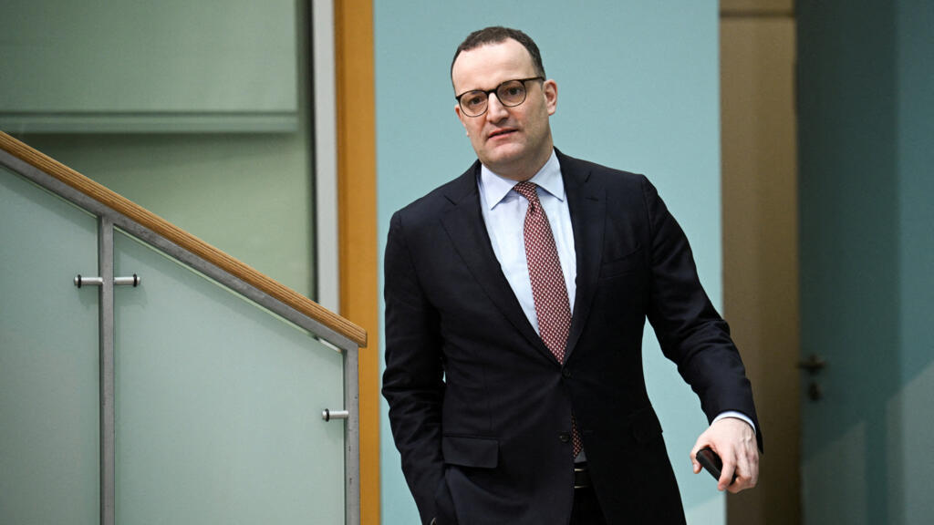 german conservative parliamentary leader resigns over surrogate baby controversy