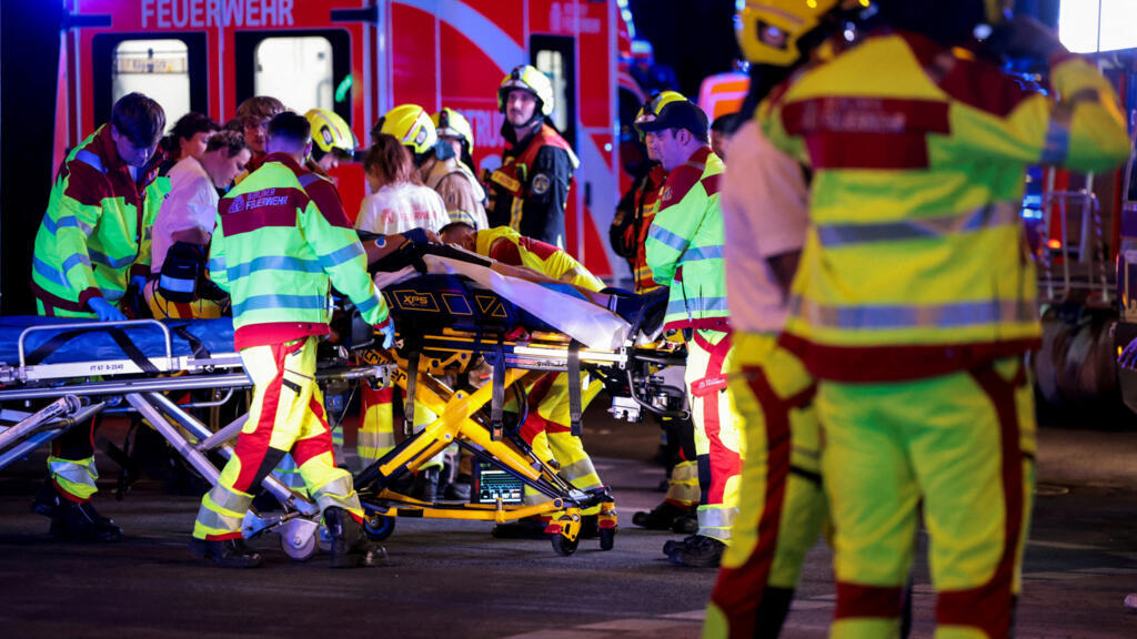 van rams into berlin pride crowd, killing one and injuring 16