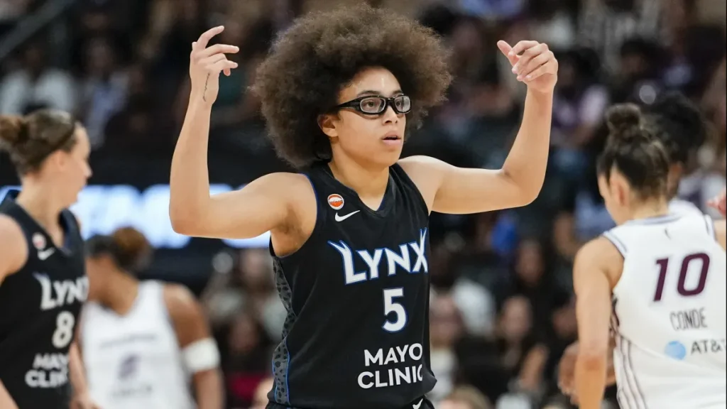 lynx's olivia miles experienced an unfortunate career first despite blowout win