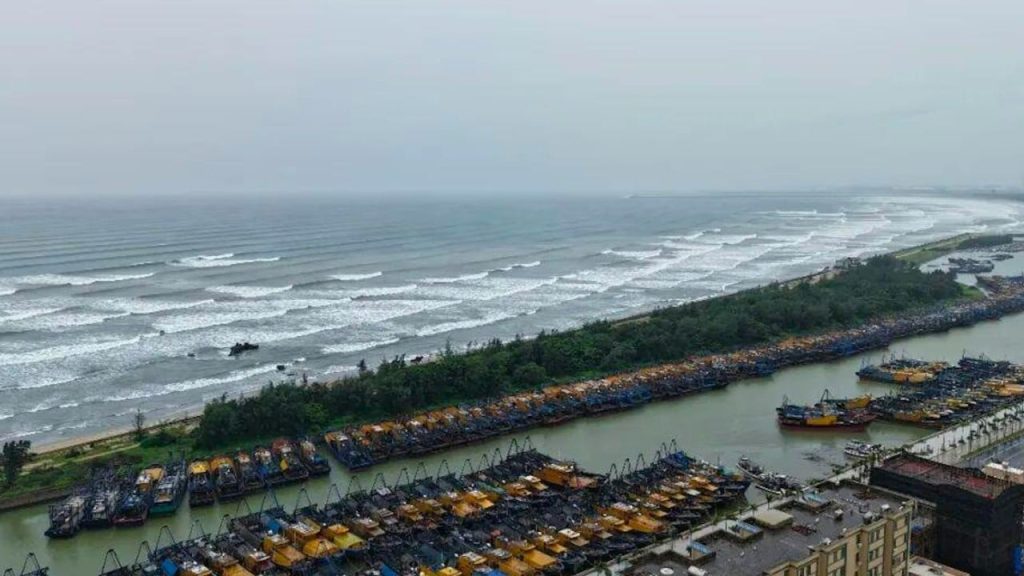 typhoon noul brings travel chaos to southern chinese tech hubs shenzhen and guangzhou