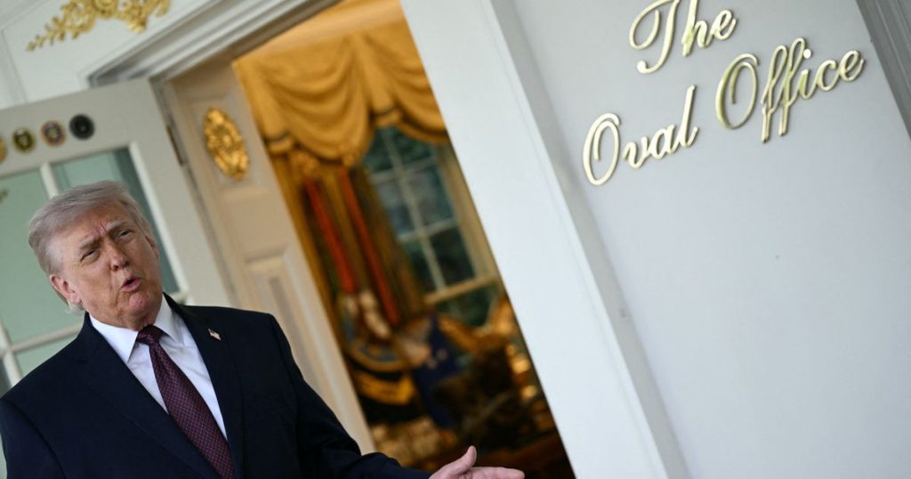 Trump Can’t Stop Hanging Ugly Gold Signs on the White House trump can’t stop hanging ugly gold signs on the white house
