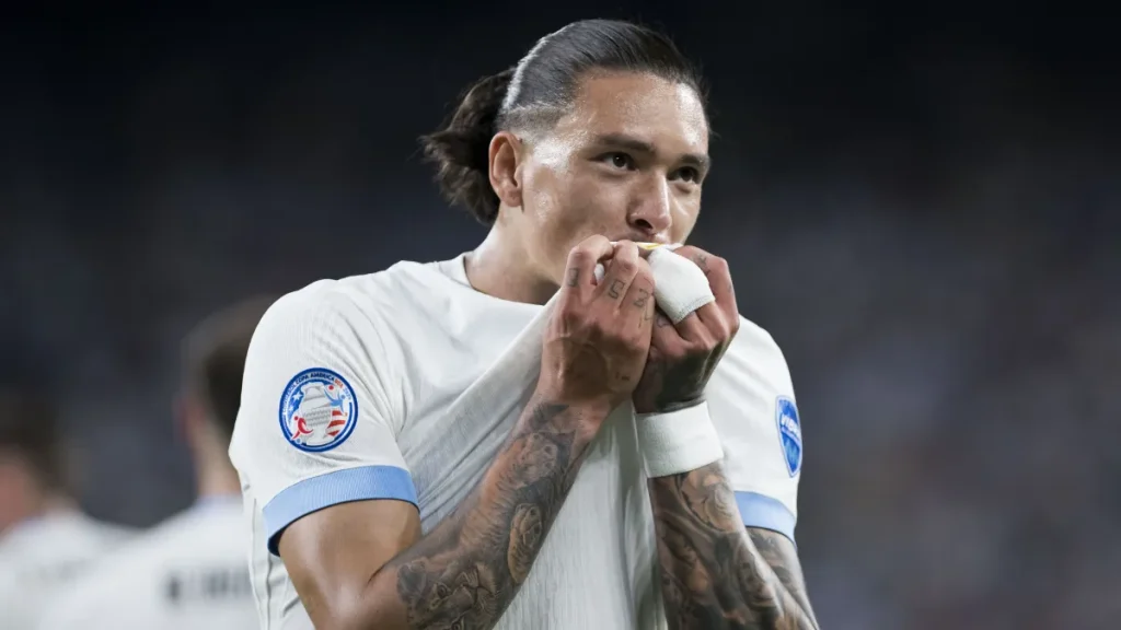 atlanta united holding opening talks with ex liverpool forward