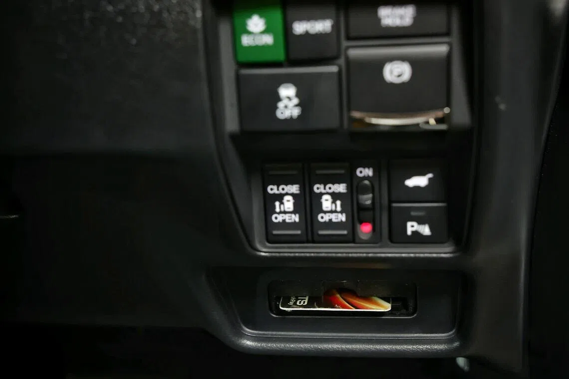 some drivers willing to pay to move car obus