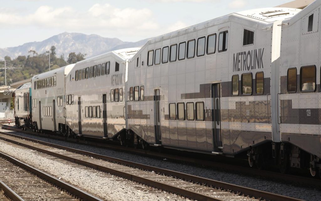 metrolink train breaks down in anaheim hills, stranding hundreds of passengers