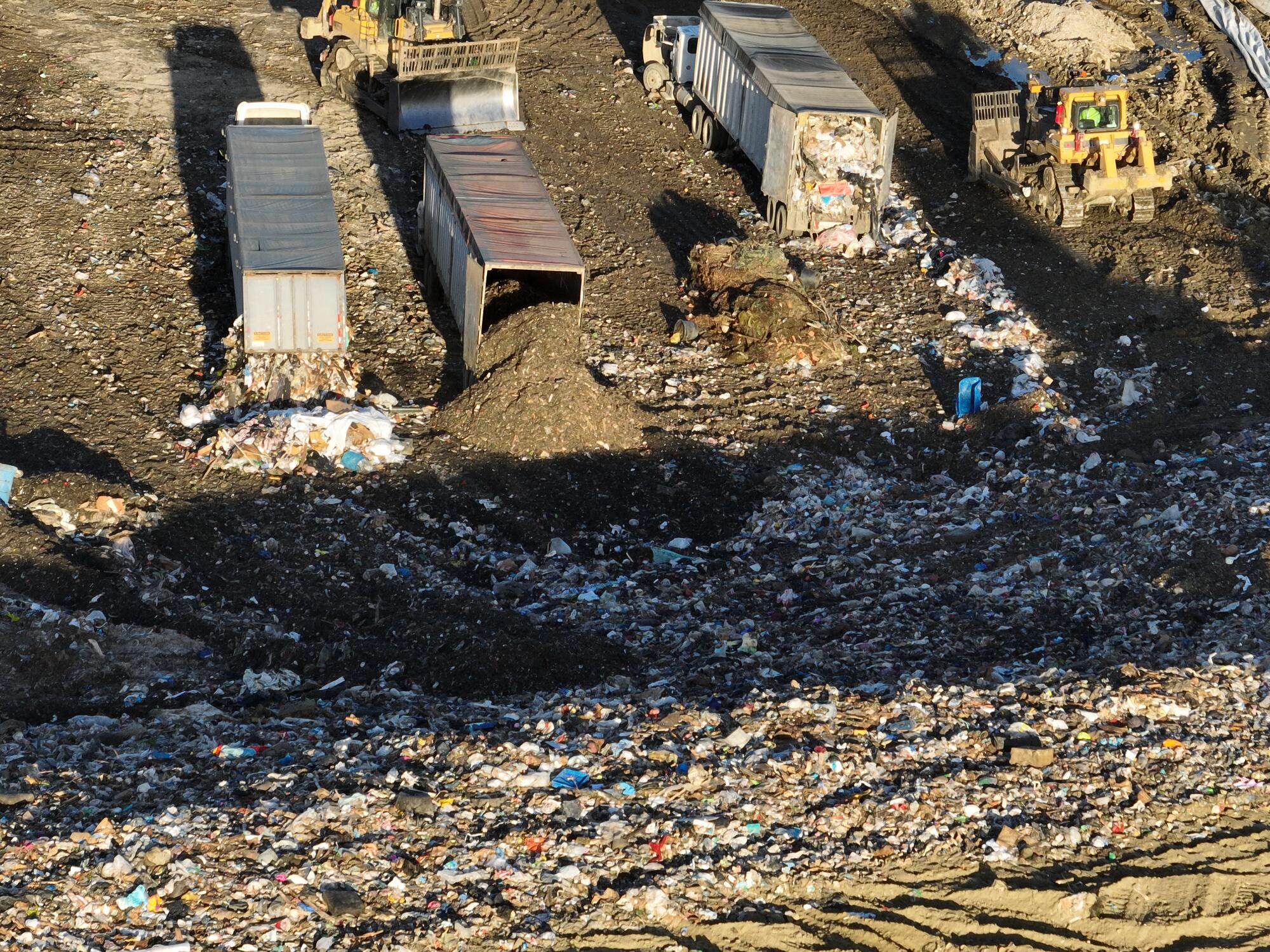 some in town near l.a. sour on lawyers behind lucrative landfill cases