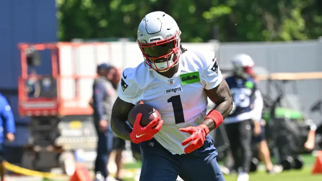 a.j. brown issued major warning ahead of first season with new england patriots