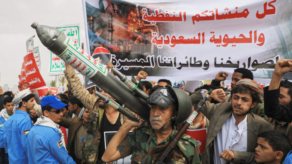yemen says ready for houthi escalation after rebels target saudi arabia