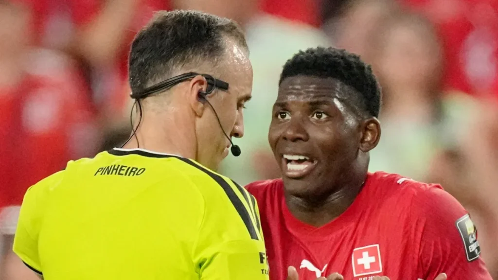 soccer world reacts to controversial red card that helped argentina beat switzerland, advance to world cup semis