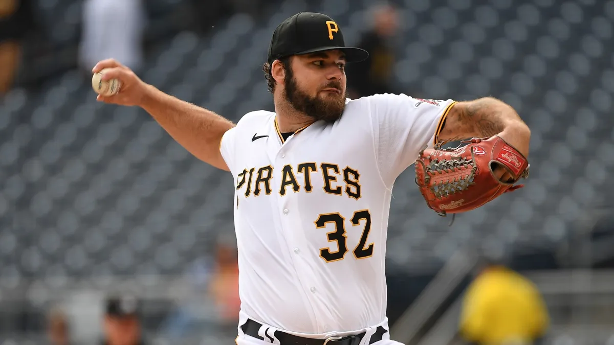 brewers to sign ex phillies, pirates, cubs righty pitcher with 4.86 era