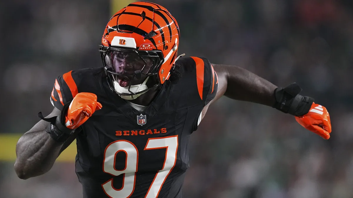 shemar stewart injury update: latest news on bengals de after gruesome leg injury