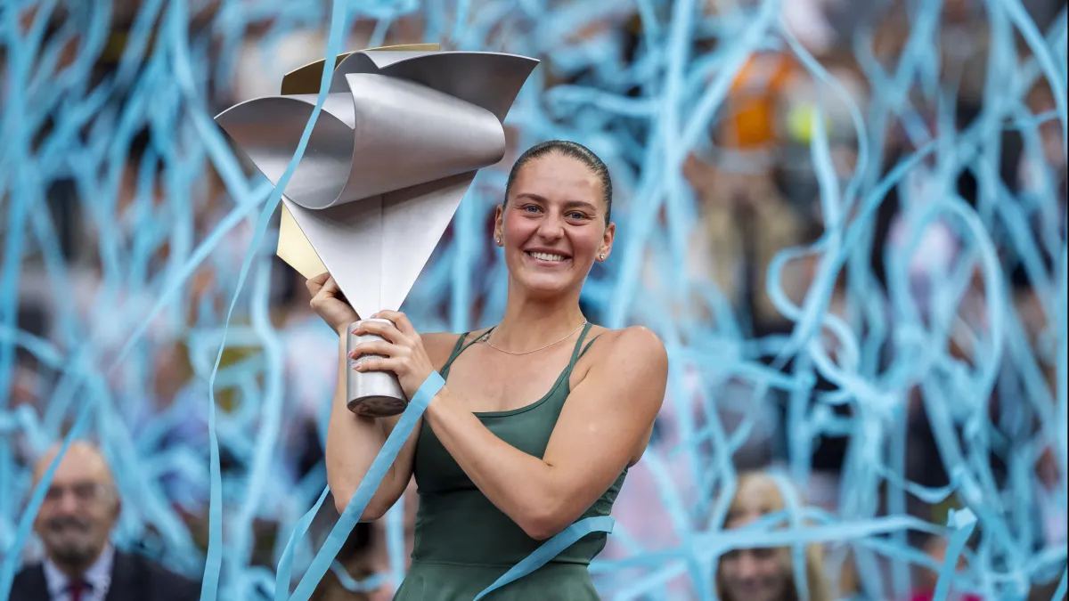 marta kostyuk shares with fans her blue swimsuit photos after wimbledon run