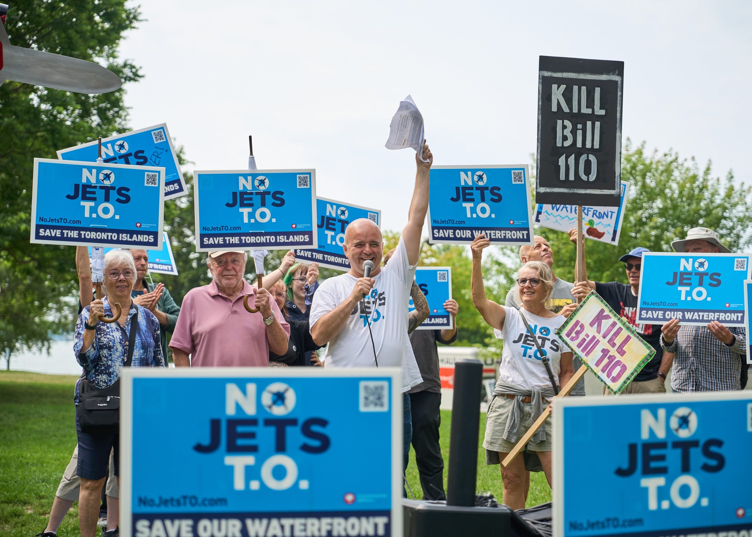 billy bishop jet opponents turn planned protest into celebration after ottawa rejects expansion
