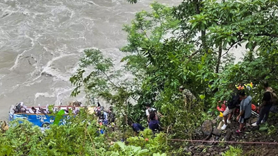 Indian tourist drowns while swimming in Nepal’s Phewa Lake | India News indian tourist drowns while swimming in nepal’s phewa lake | india news