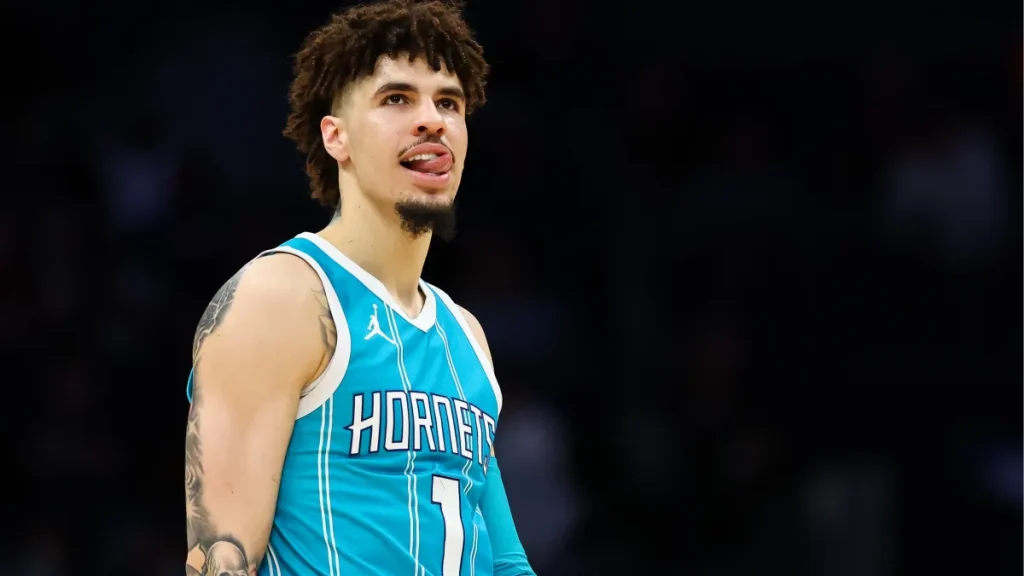 LaMelo Ball breaks the internet with eye-catching Minnesota sighting lamelo ball breaks the internet with eye catching minnesota sighting