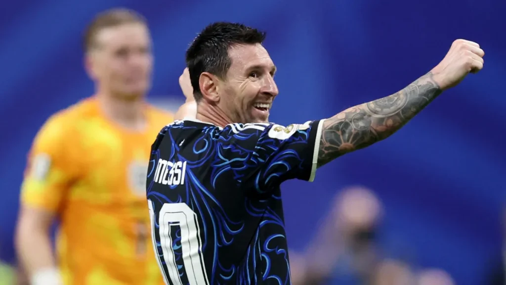 how lionel messi, argentina found england goalie jordan pickford's penalty notes on water bottle