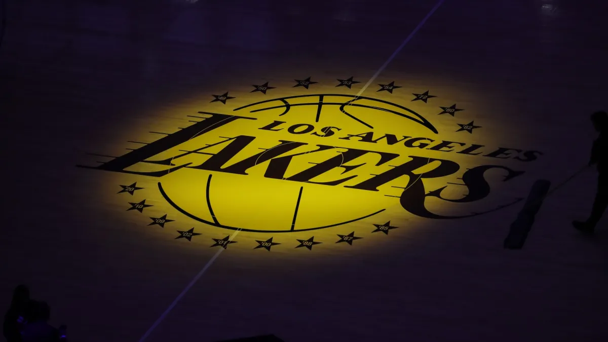 lakers officially cut ties with 6 foot 7 ex knicks superstar, hall of famer