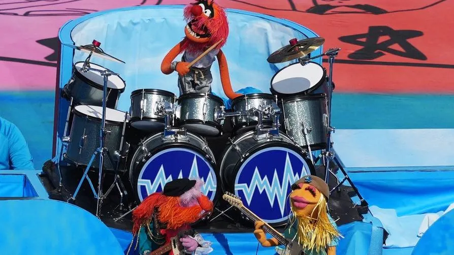 ted lasso, ronaldo, muppets headline unexpected guests at the world cup halftime show