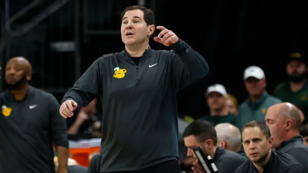scott drew beats five major programs for top 40 point guard tj jamison