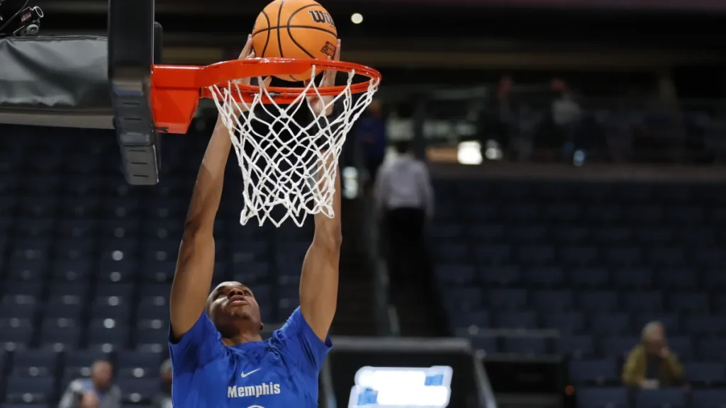 meet kaodirichi akobundu ehiogu, mavs' athletic freak with 7 4 wingspan and 48 inch vertical