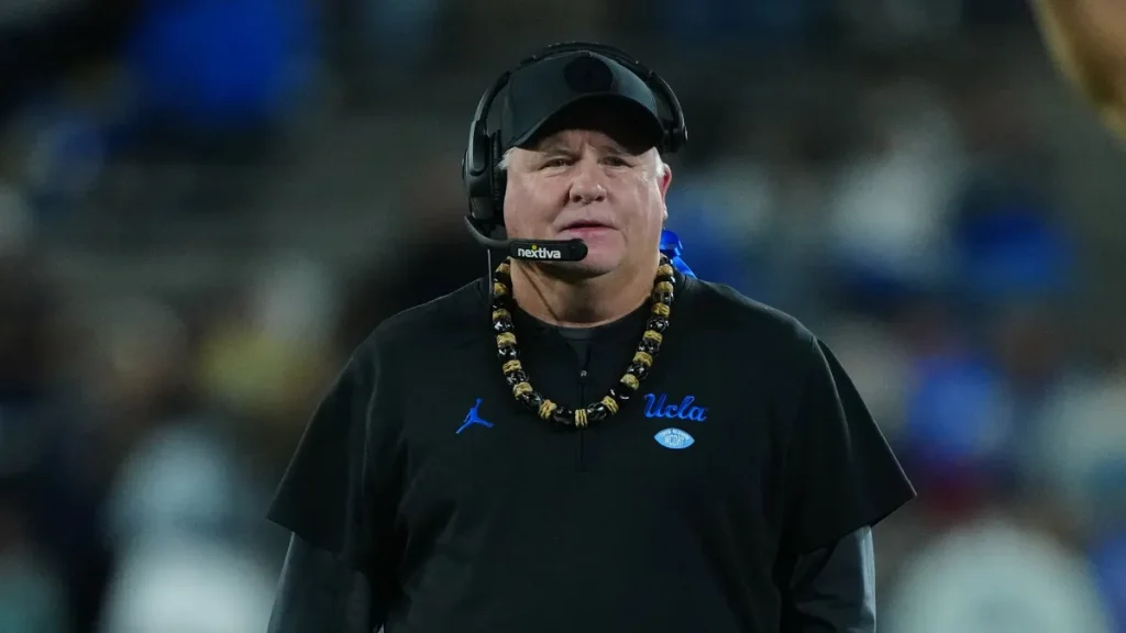 why chip kelly is going viral for northwestern construction picture
