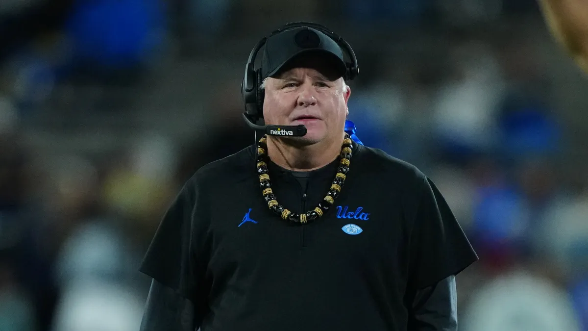 why chip kelly is going viral for northwestern construction picture