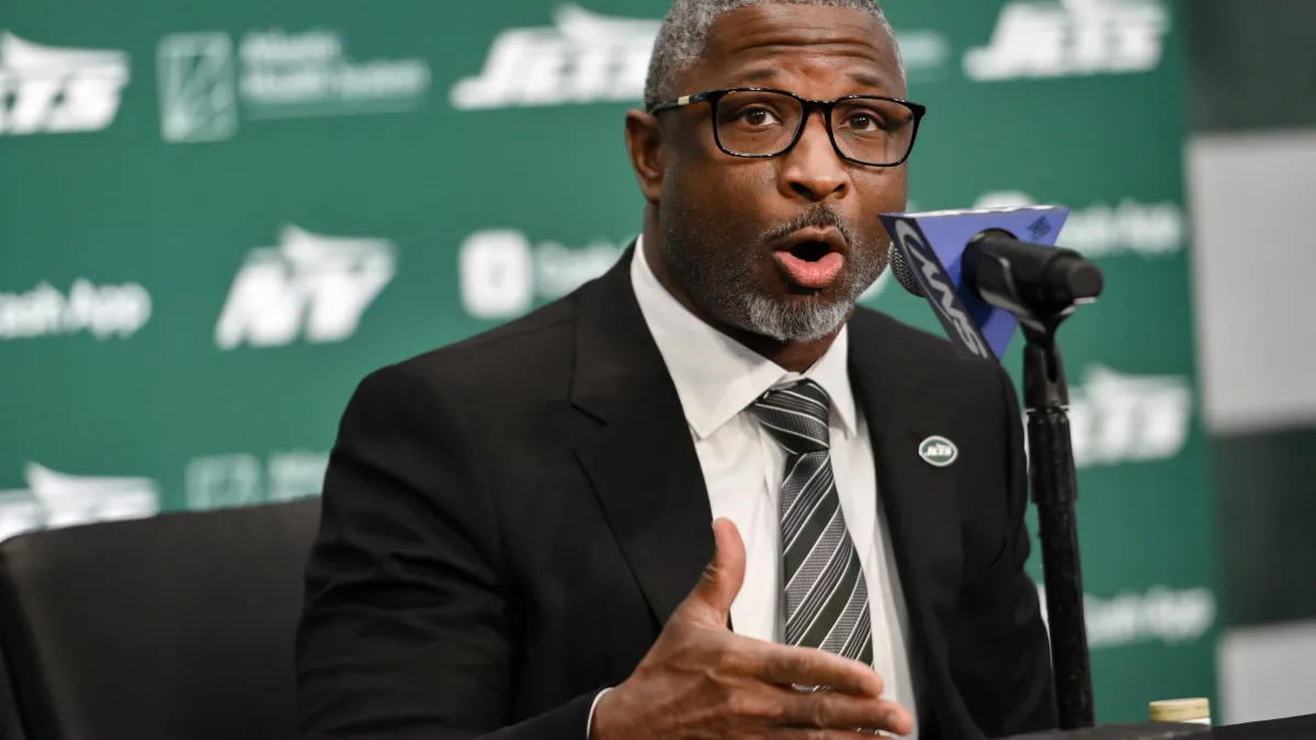 jets omission is a red flag for aaron glenn and new york