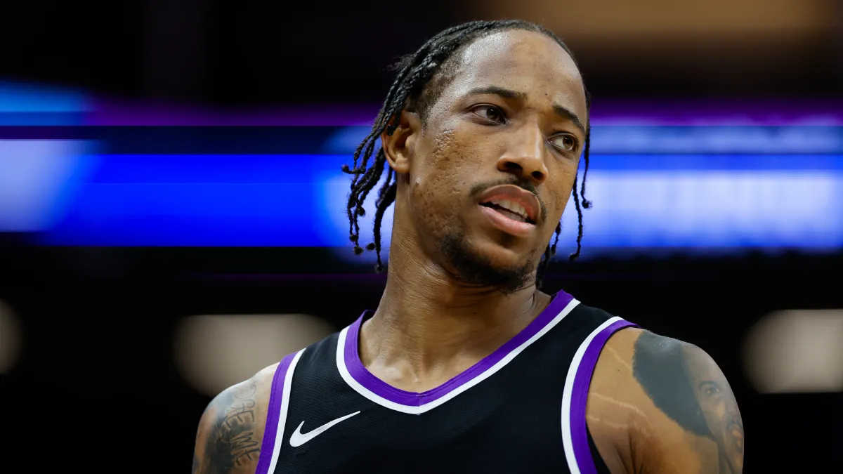 lakers make decision about signing demar derozan