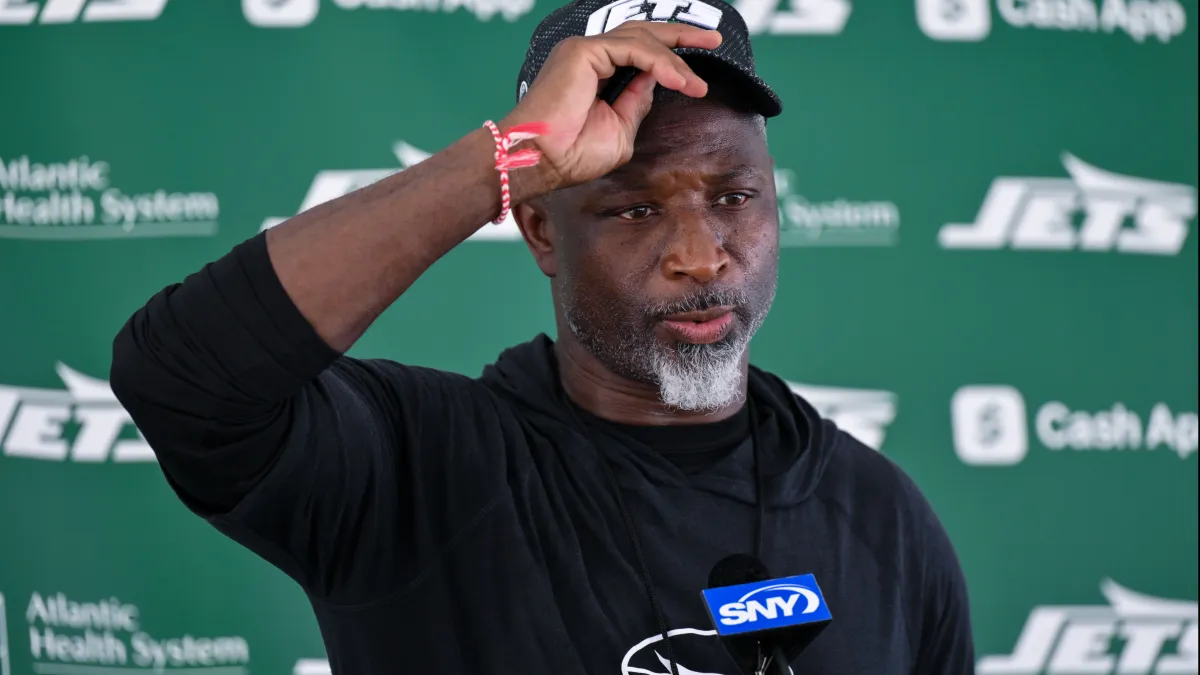 jets, aaron glenn urged to make buccaneers trade — but is it the right move?