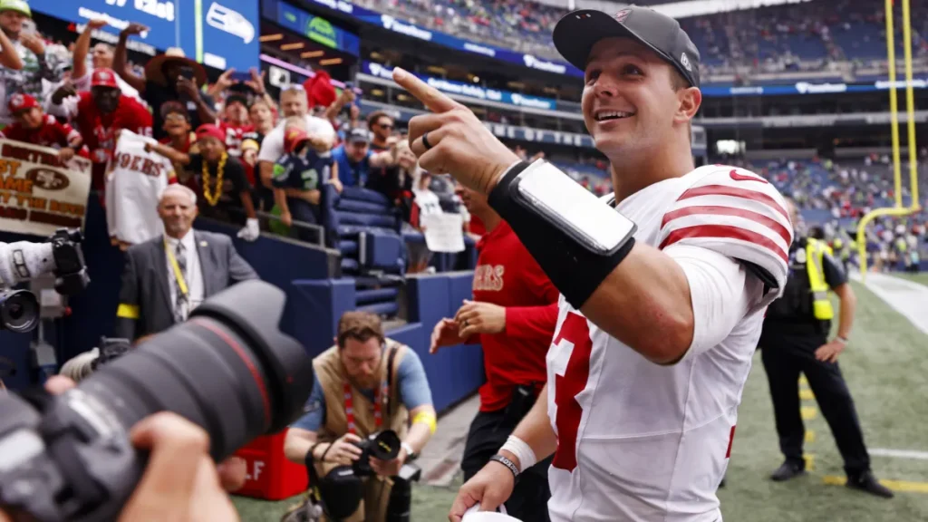 49ers' brock purdy has same trade value as fred warner, according to espn