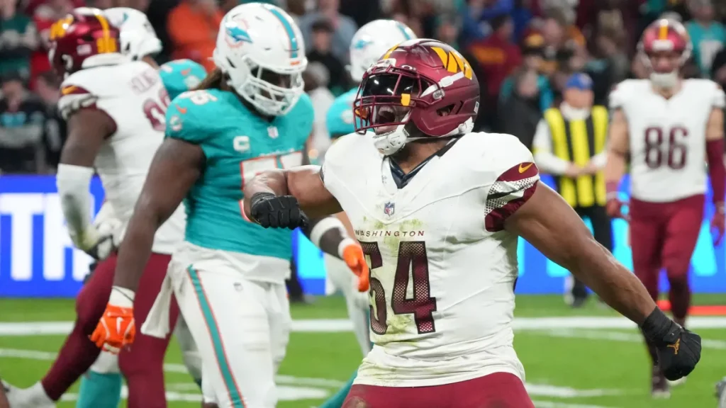 bengals linked to free agent, future hall of fame 2,000 tackle lb to fill veteran need