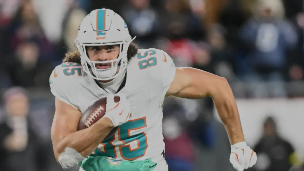 dolphins' 2026 third round pick projected to start despite greg dulcich hype