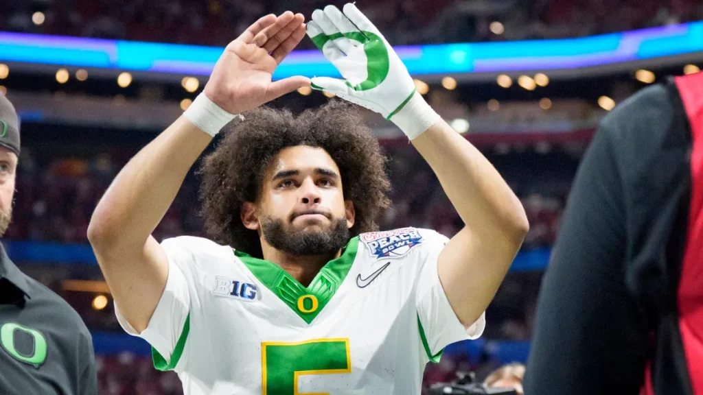 oregon qb dante moore reveals how jets mattered in decision to return to college football