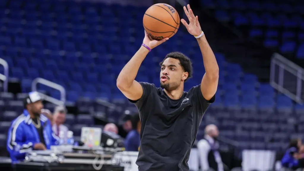 mavs sign son of nba champion all star who had 2 stints in dallas