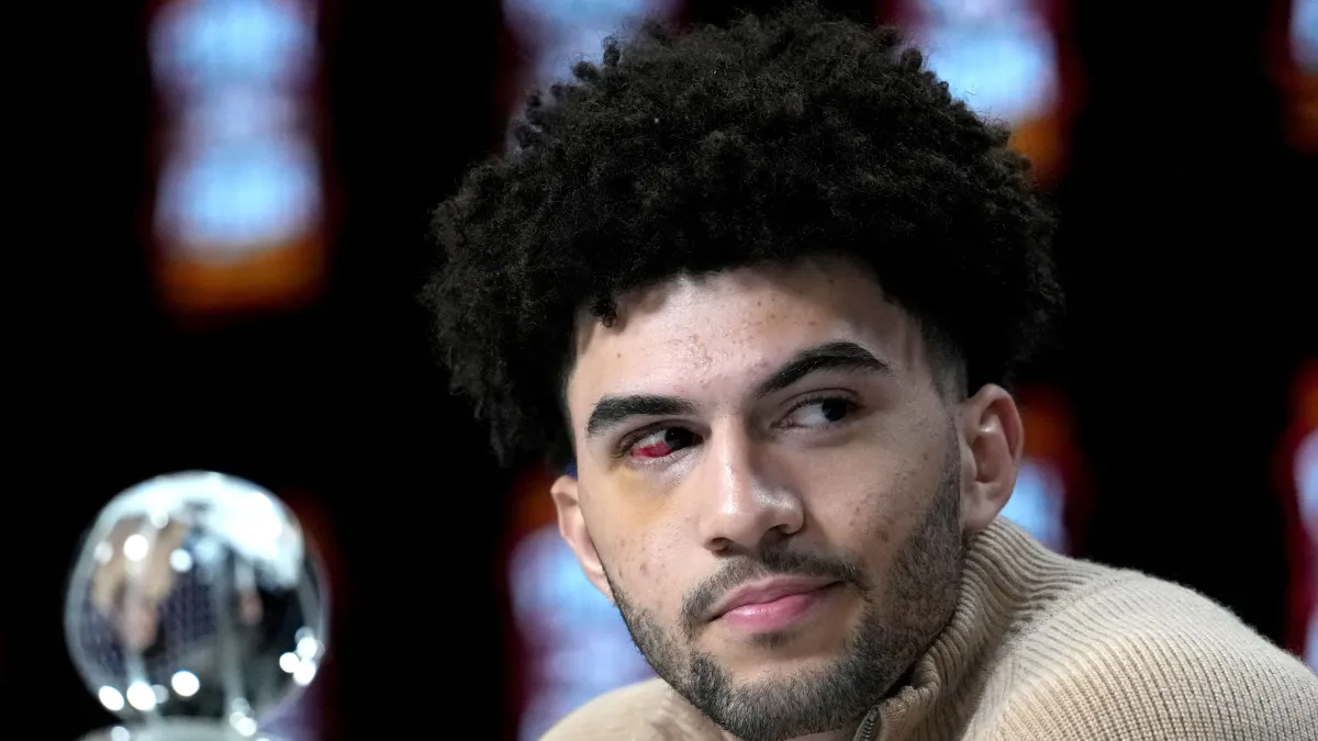 cameron boozer goes viral for what he did in grizzlies game