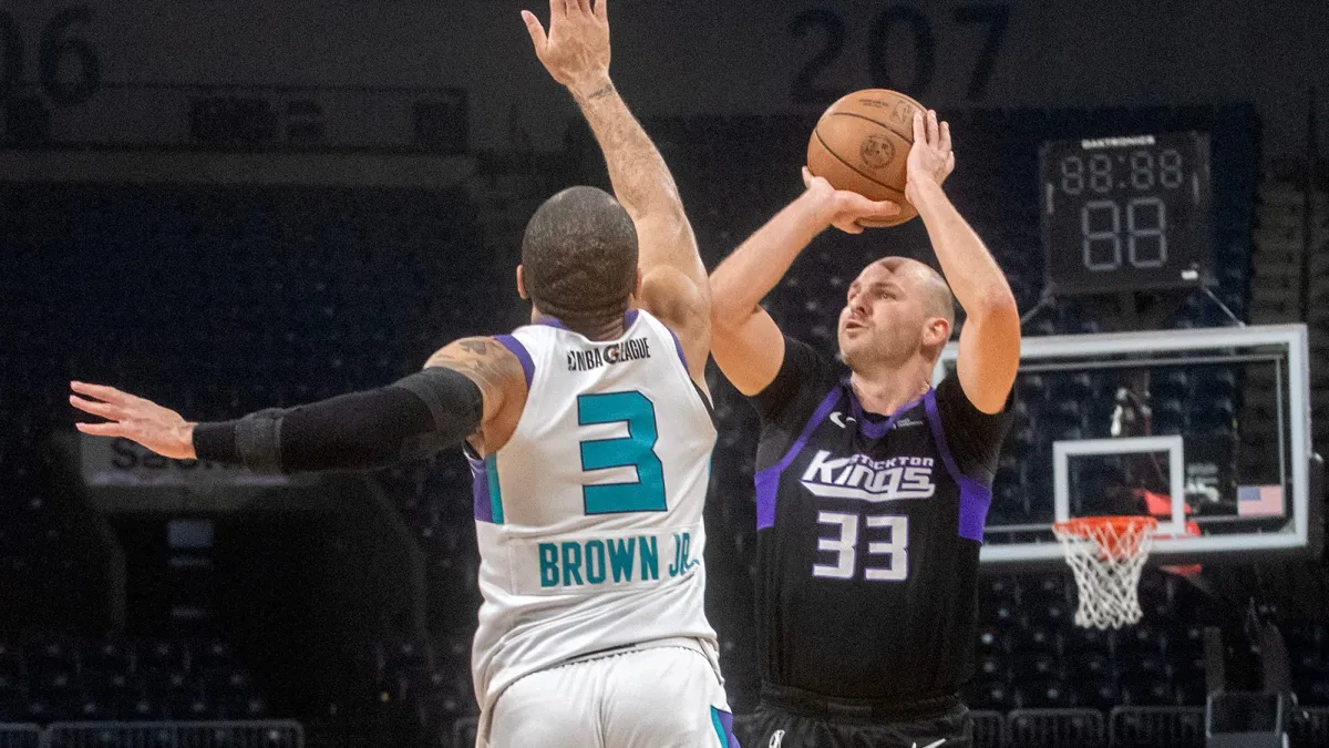 where is jon elmore? lakers' balding summer league guard isn't playing despite fan intrigue