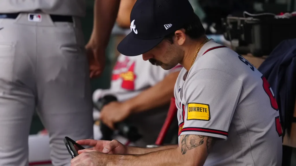 braves' walt weiss gives concerning spencer strider and spencer schwellenbach injury update