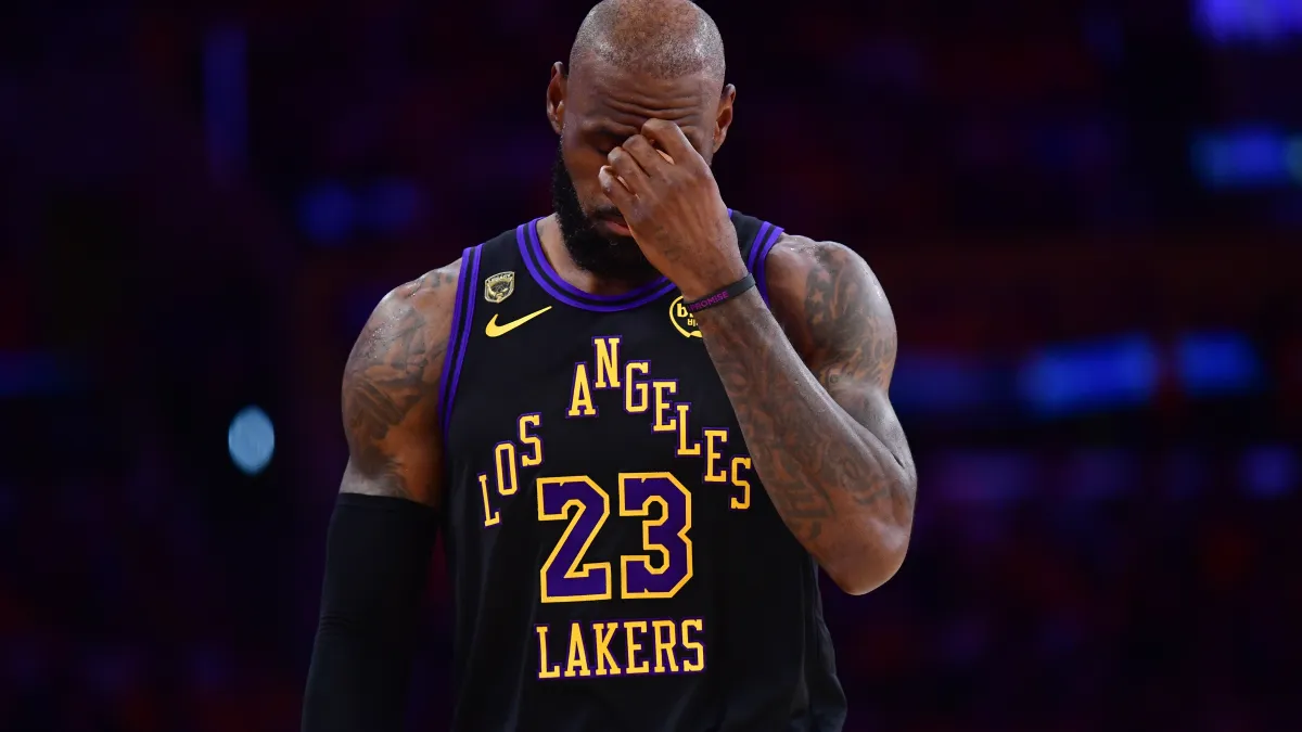 nba insiders keep pointing lebron james toward one familiar destination
