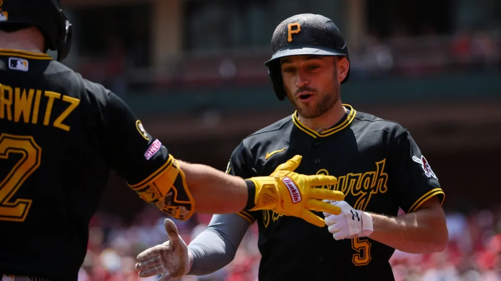 pirates predicted to sign beloved 21 homer infielder to $60 million contract extension