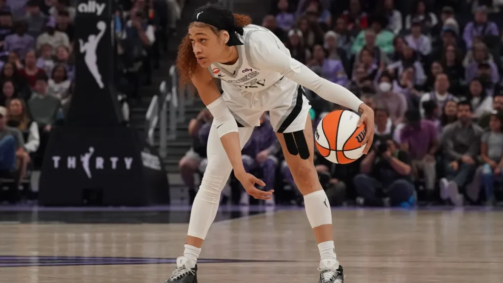 why aces are parting ways with chennedy carter in surprise roster move