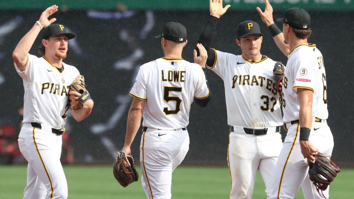pirates sign former blue jays, white sox .637 ops outfielder