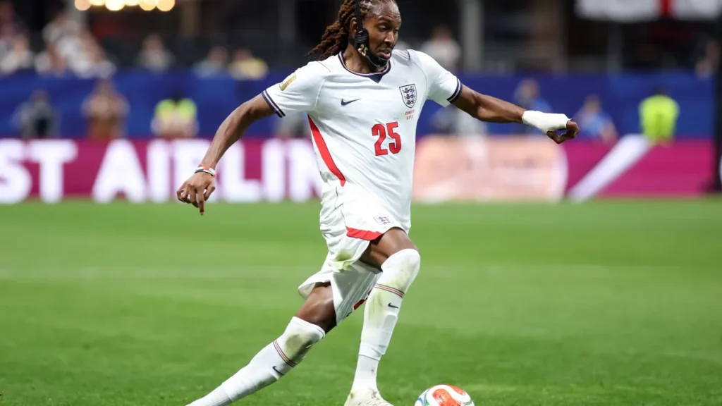 why djed spence both wears and takes off jaw brace on his face for england at world cup