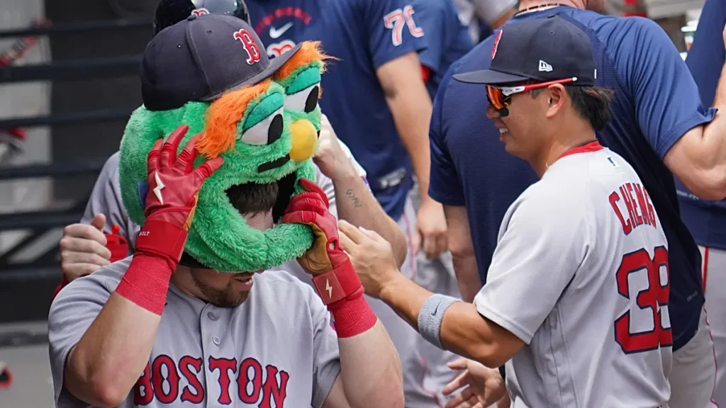 red sox flight updates have boston still in chicago less than 5 hours before mets first pitch