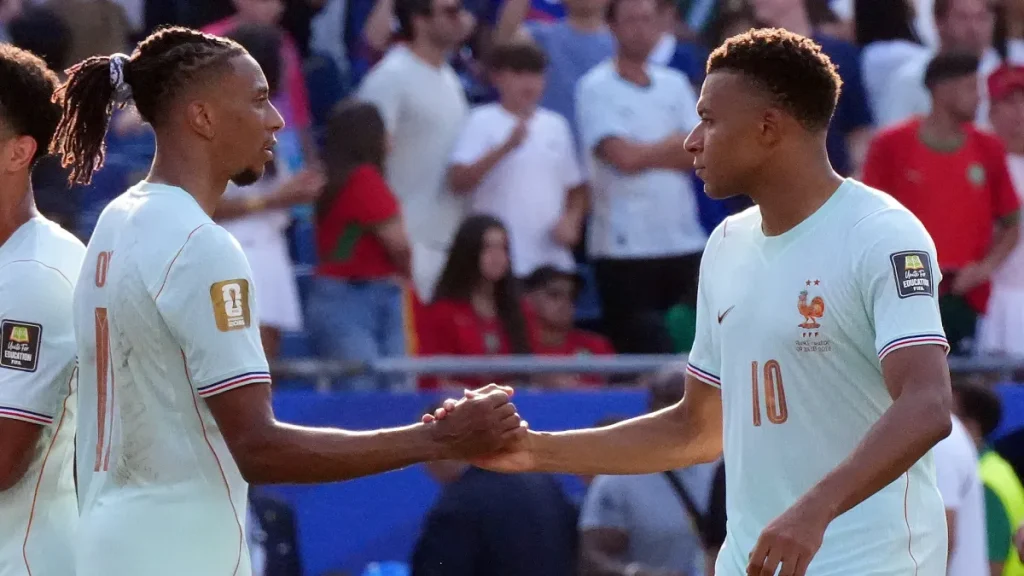 why france kicks the ball directly out of play on kickoffs