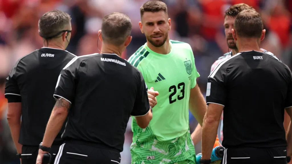 who is spain's goalie? why unai simon starts over arsenal's david raya, barcelona's joan garcia