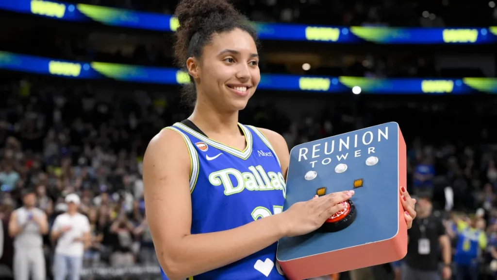 'elite' azzi fudd kept wings' winning streak alive with two clutch plays in 17 seconds
