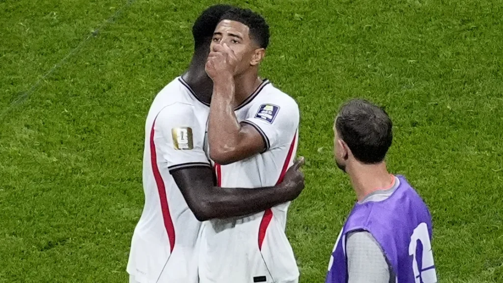 watch jude bellingham slap argentina player in the head after blowing world cup semifinal