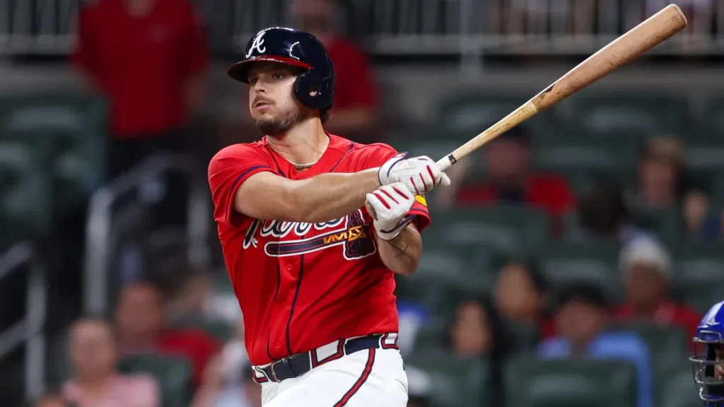 why braves pitcher victor mederos hit and made history with 2 rbi single